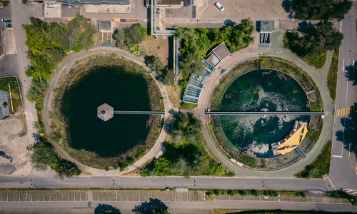 photo-1622322977879-af6982dcba00